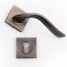 Load image into Gallery viewer, Pinar Rosetta Door Handle