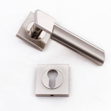 Load image into Gallery viewer, Linda Rosetta Door Handle