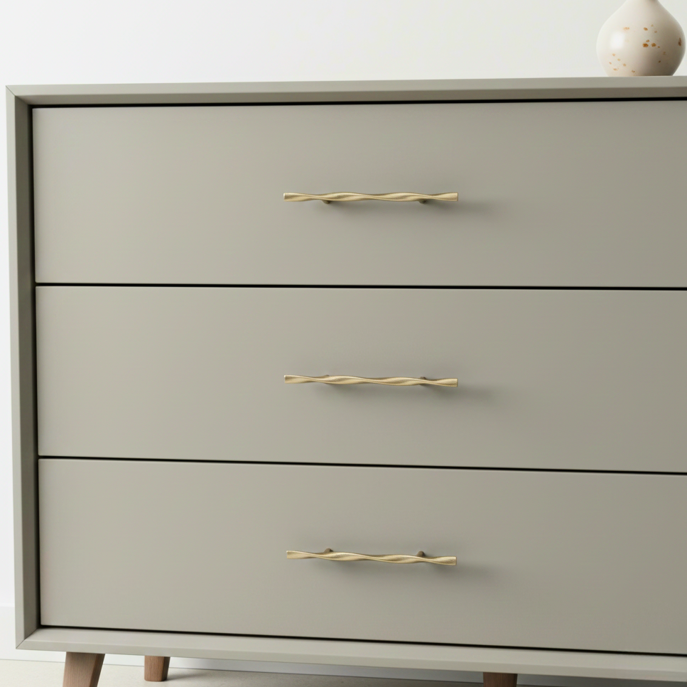 Twisted Bar Cabinet Handle – X01179
