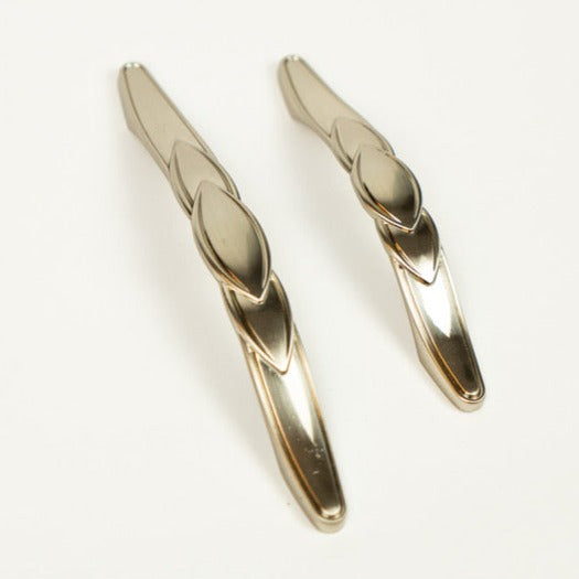 Twisted Cabinet Handle – X01702