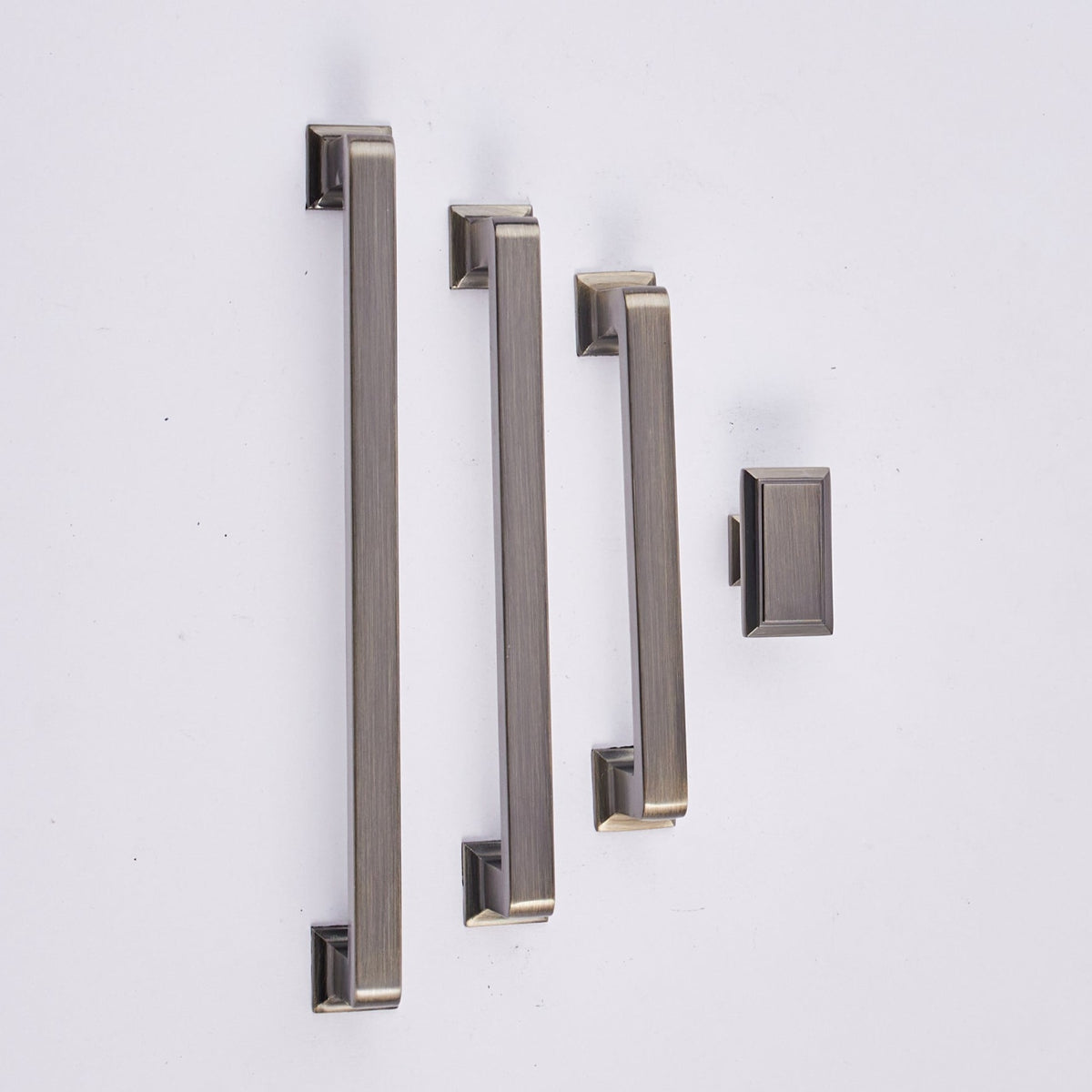 Square Bar Cabinet Handle – M3325