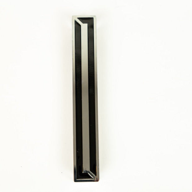 Dual-Line Cabinet Handle – 01404