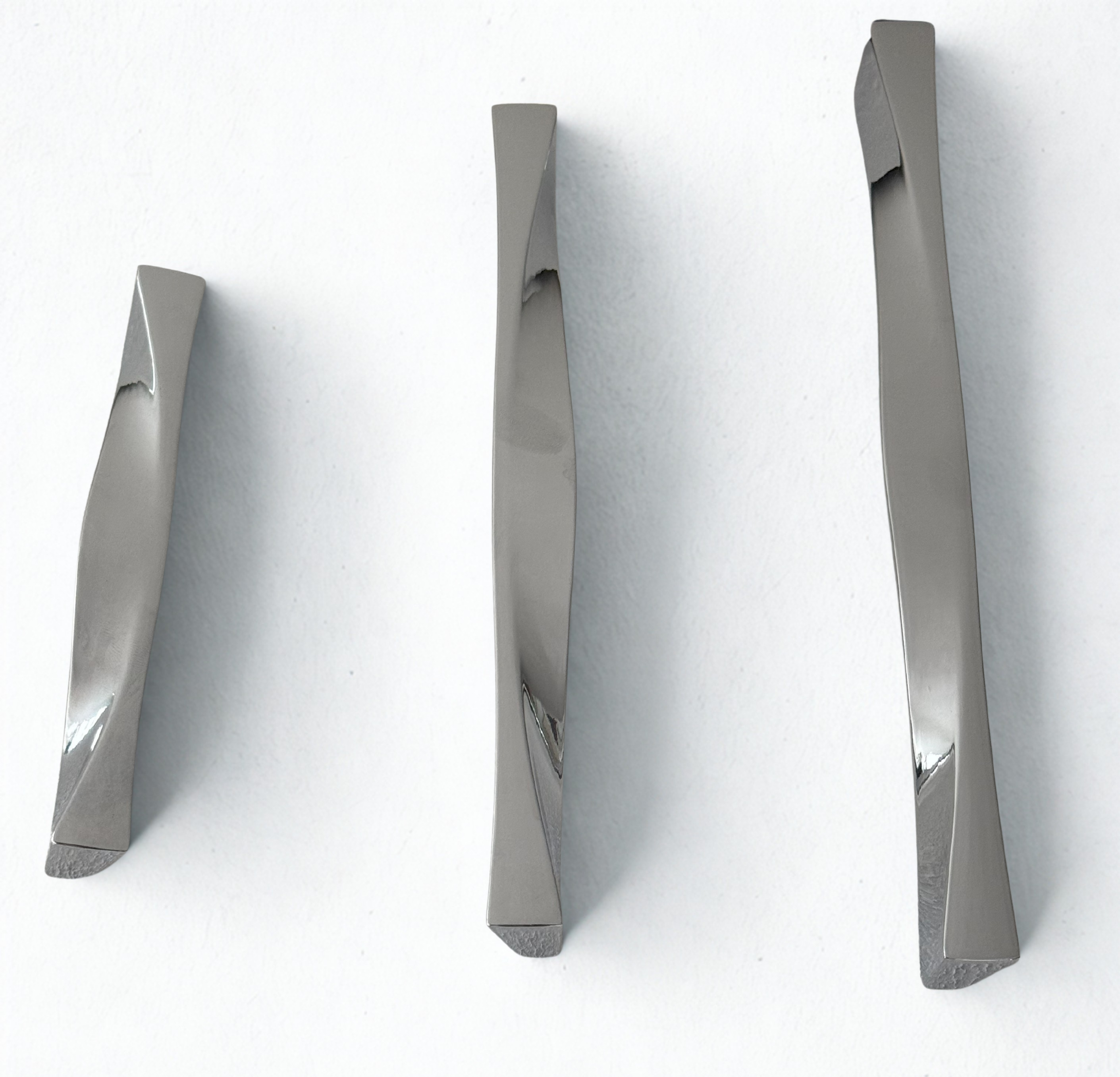 Angular Cabinet Handle – 01119