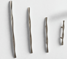 Load image into Gallery viewer, Cabinet Pull X01179
