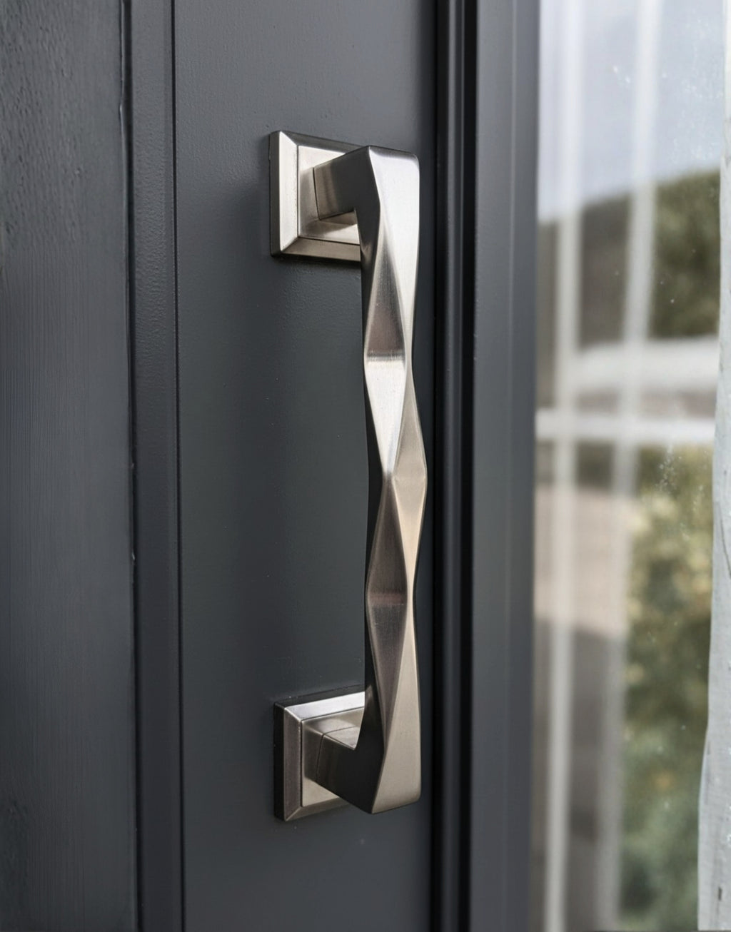 Sculpted Door Pull – KTH059