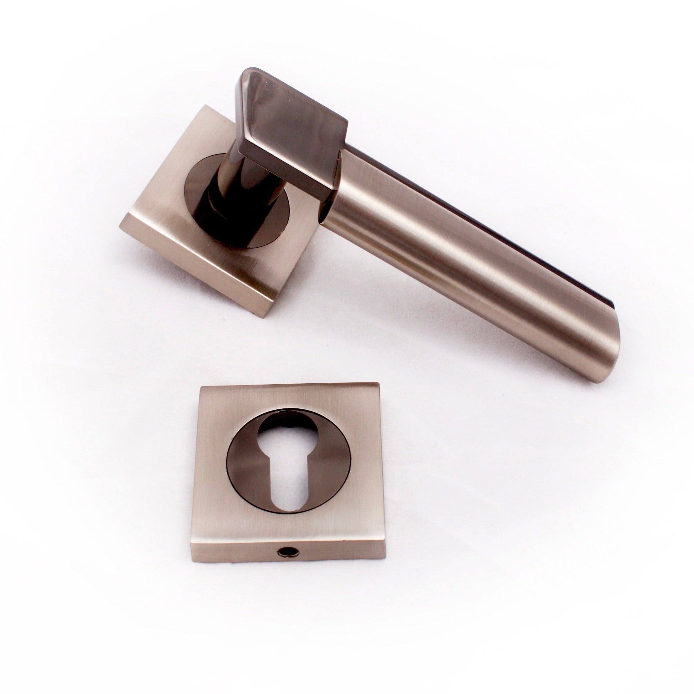 Linda Rosetta Door Handle
