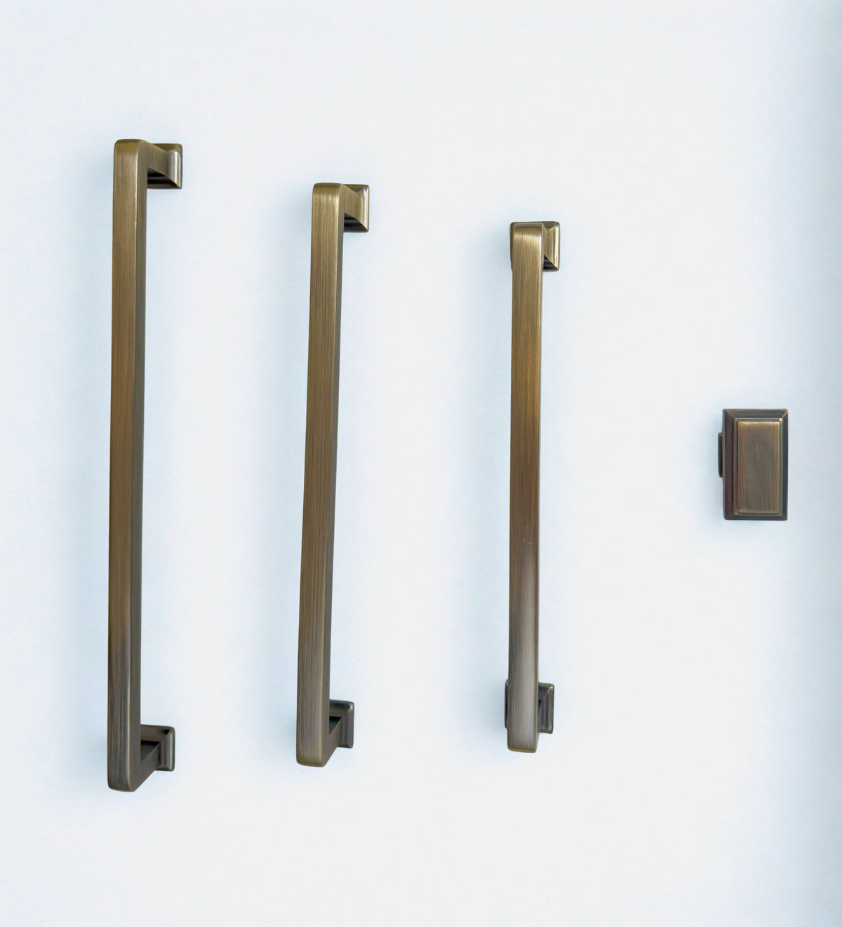 Square Bar Cabinet Handle – M3325