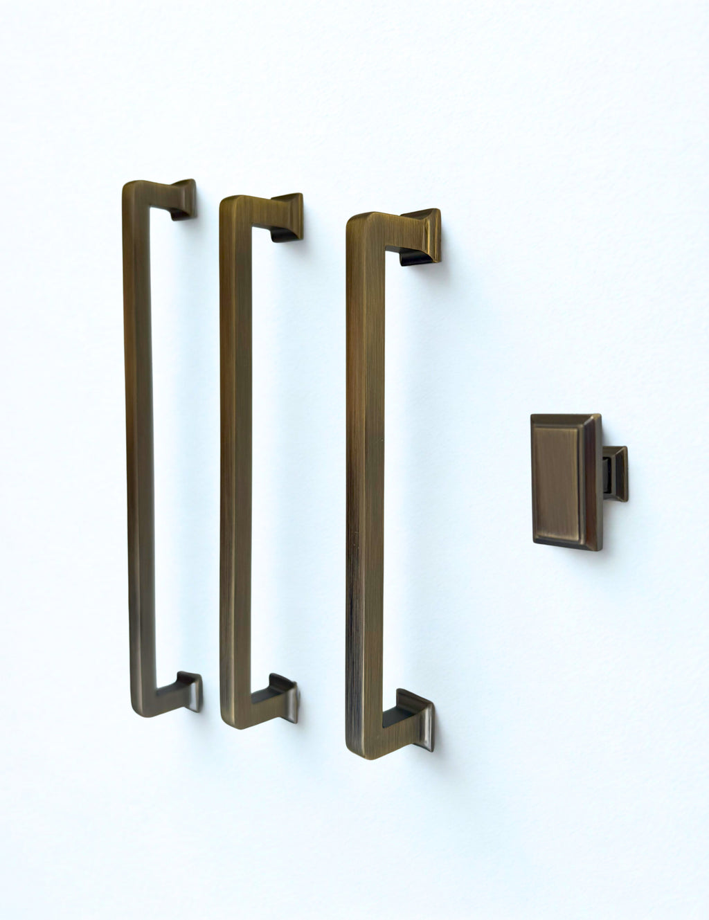 Square Bar Cabinet Handle – M3325