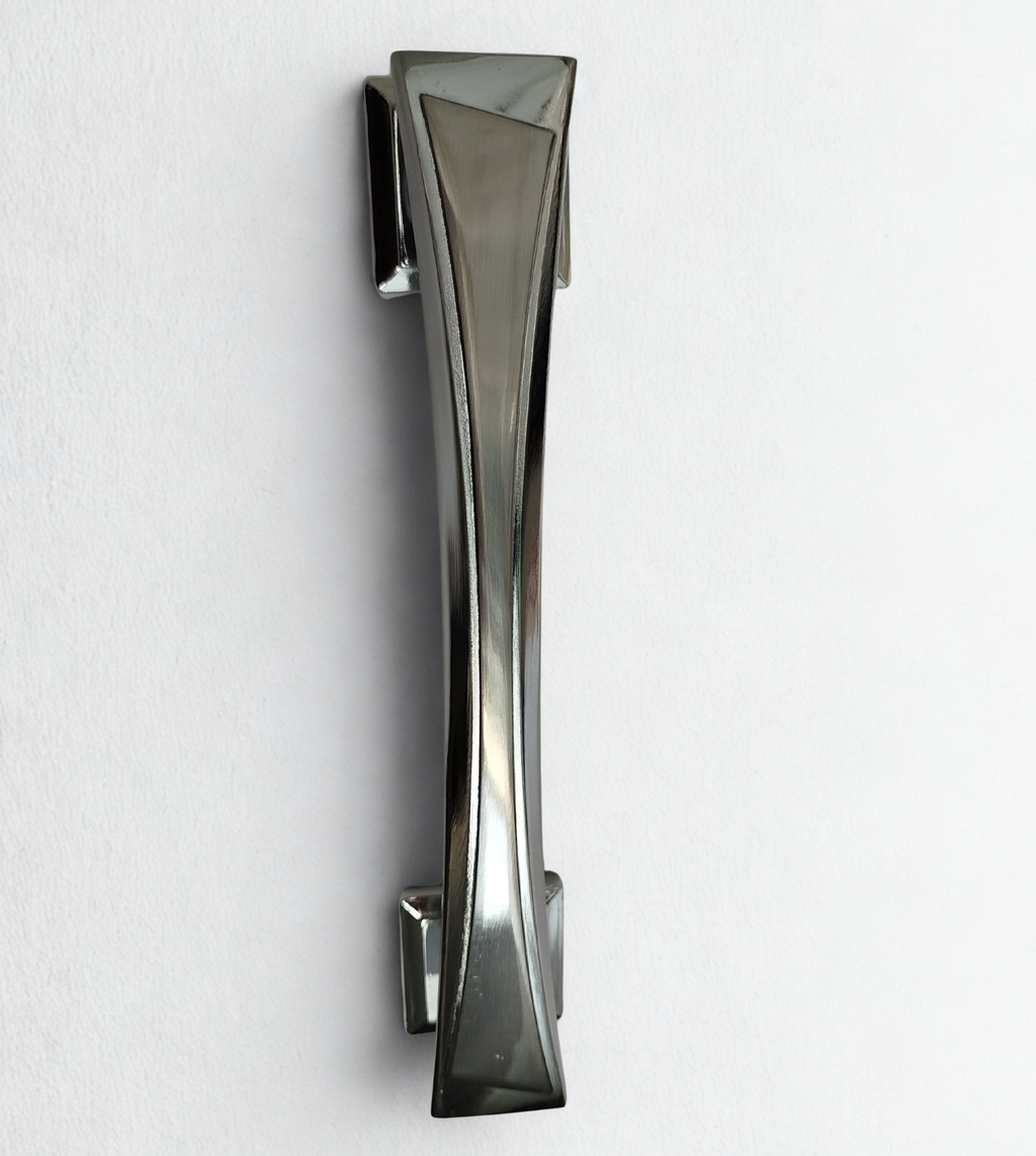 Curved Door Pull – KTH075