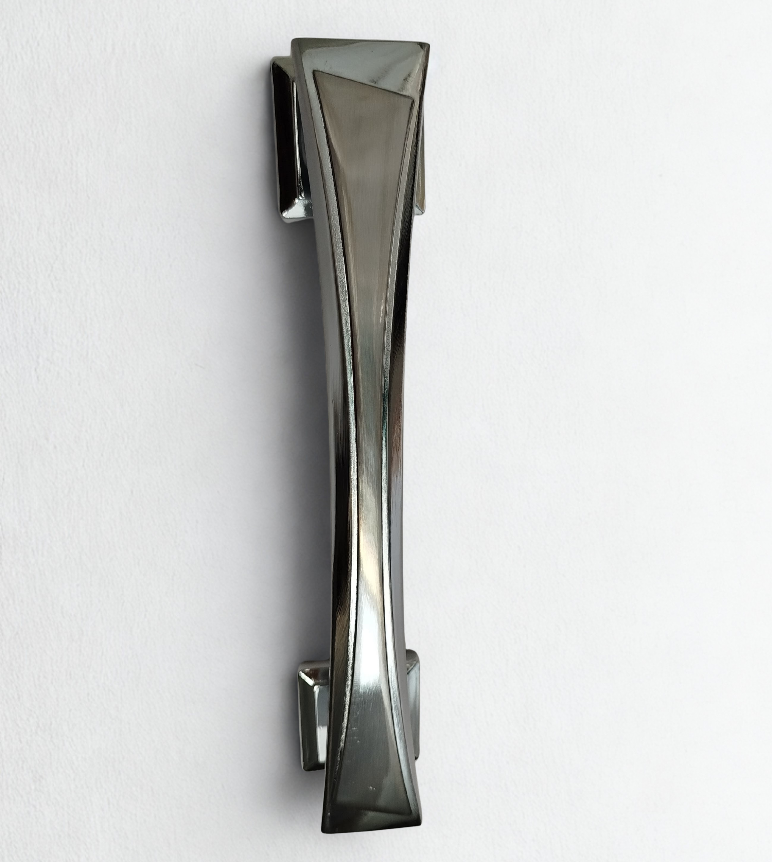 Curved Door Pull – KTH075