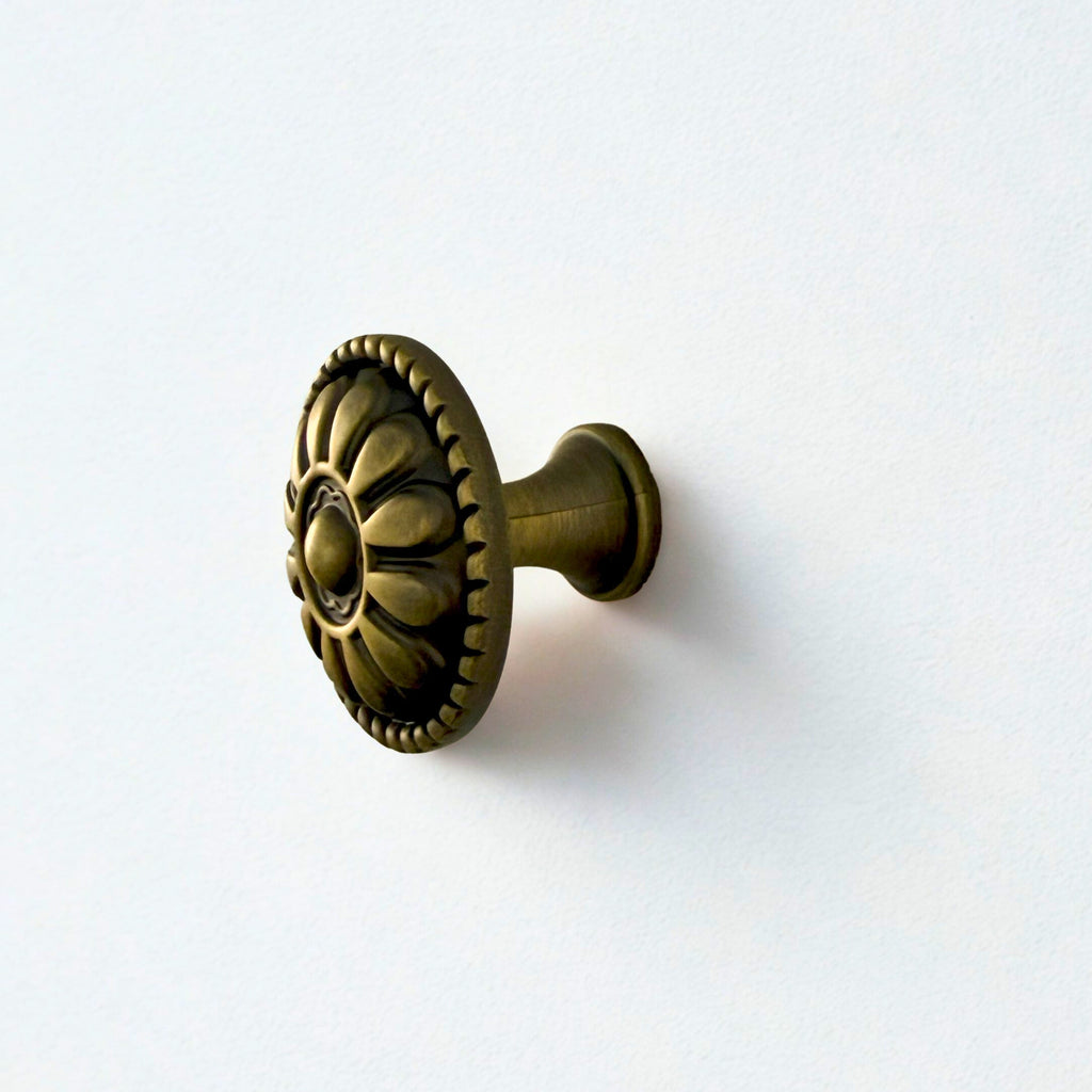 Vintage Floral Cabinet Knob – Y1020