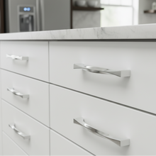 Load image into Gallery viewer, Cabinet Pull 01119
