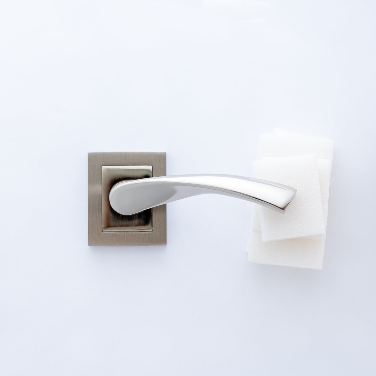 Lerzan Rosetta Door Handle