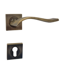 Load image into Gallery viewer, Pinar Rosetta Door Handle
