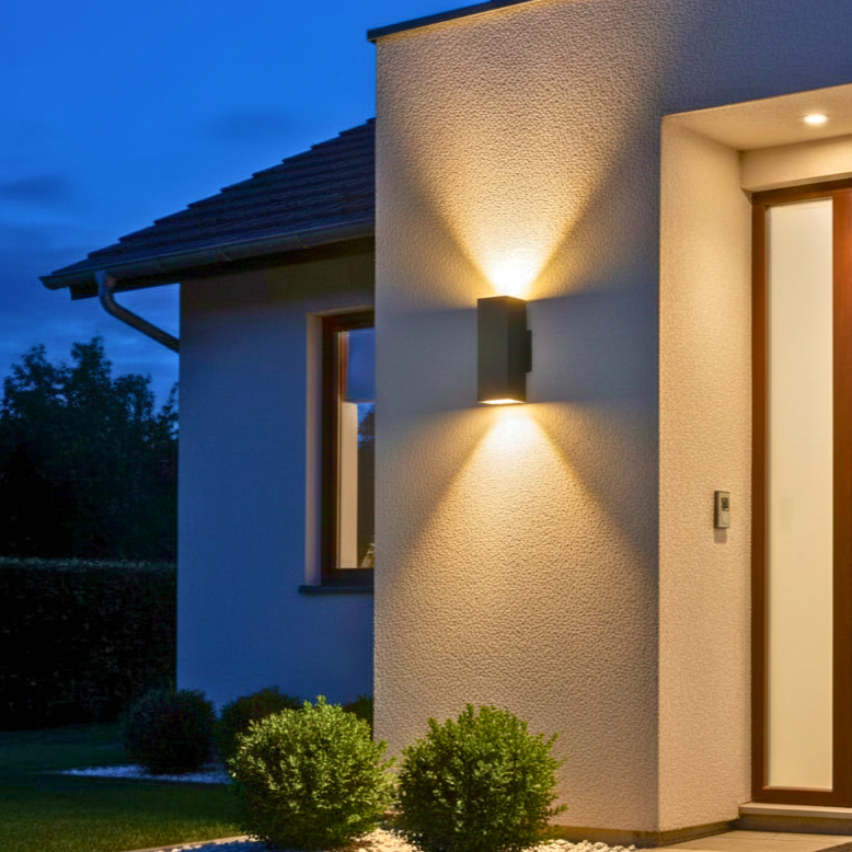 مصباح حائط مستطيل للأعلى والأسفل