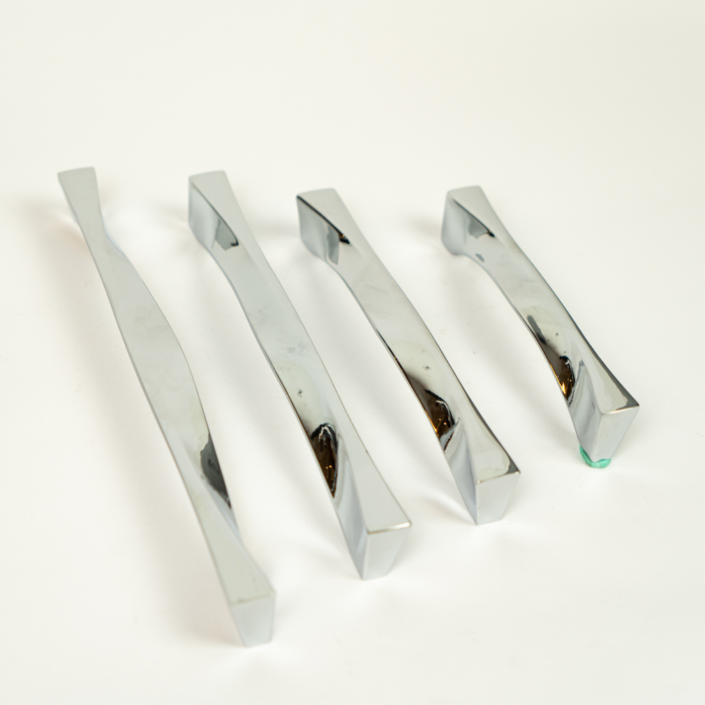Angular Cabinet Handle – 01119