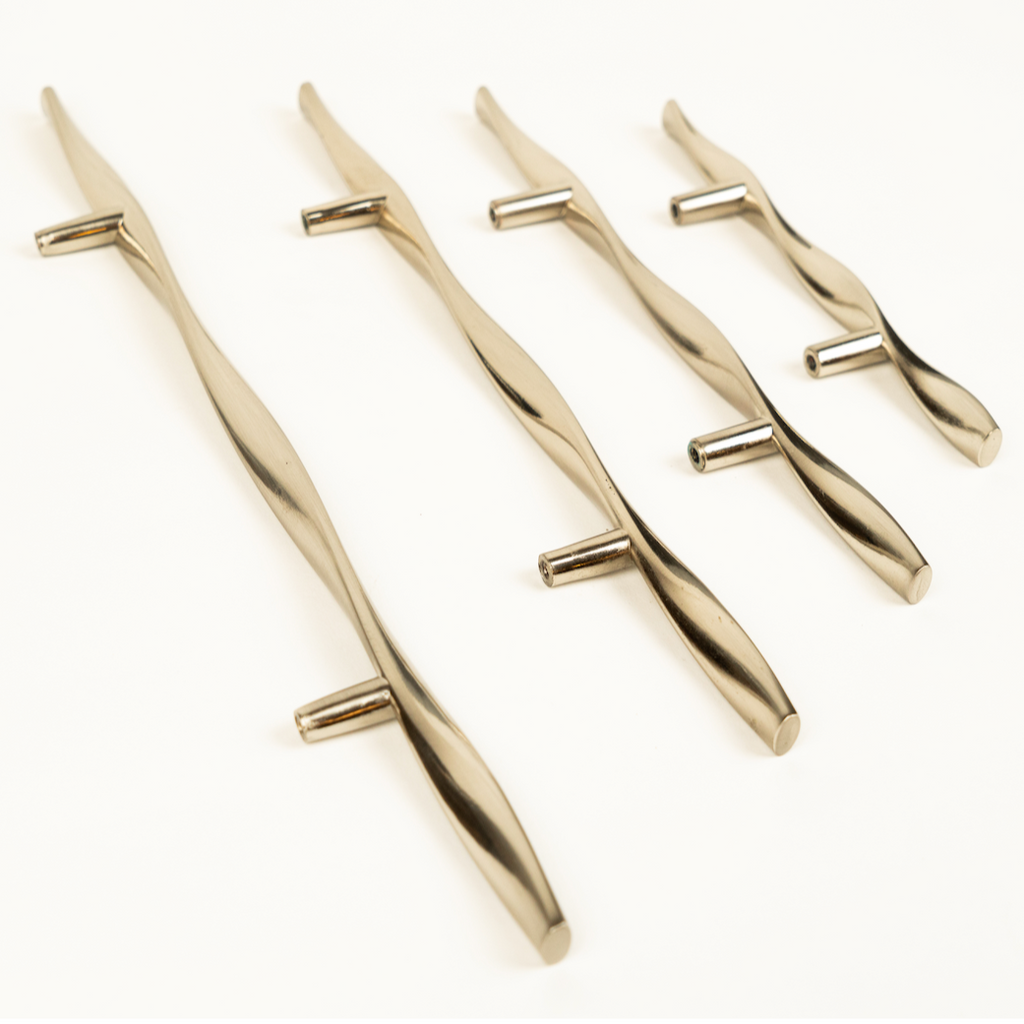 Twisted Bar Cabinet Handle – X01179