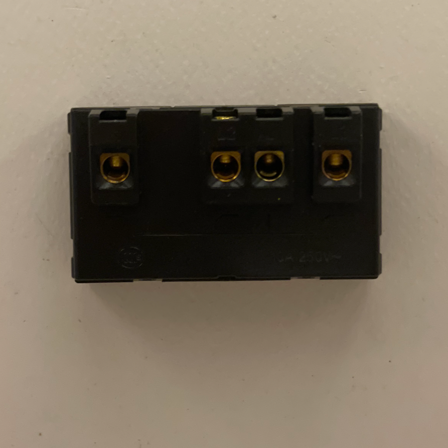 مقبس أندن ثلاثي K6-03