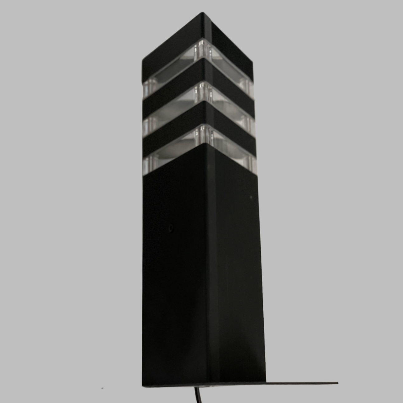 عمود إنارة خارجي