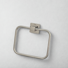 Load image into Gallery viewer, Towel Ring 21132B
