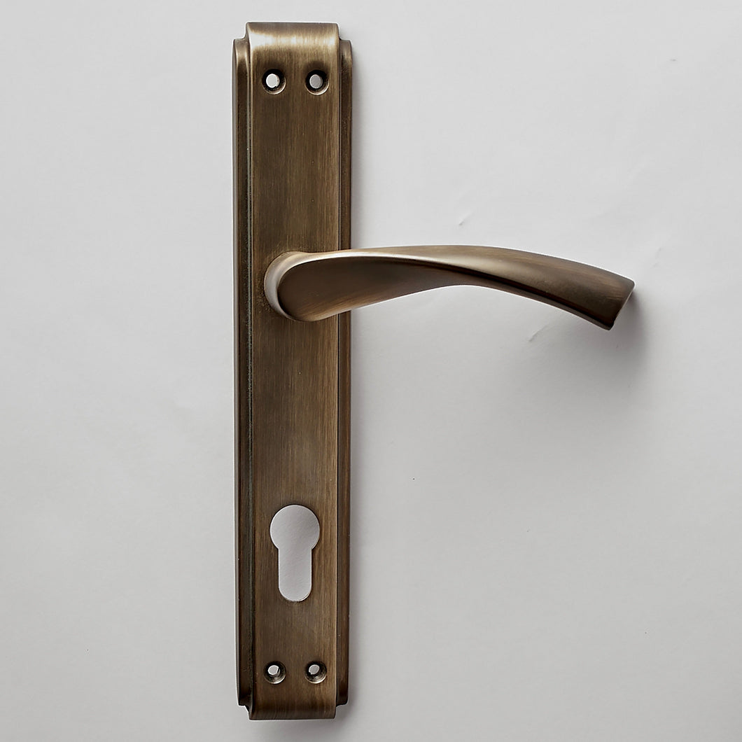 Lerzan Door Handle