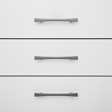 Load image into Gallery viewer, Cabinet Pull Handle 8140
