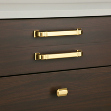 Load image into Gallery viewer, Cabinet Pull Handle 8220
