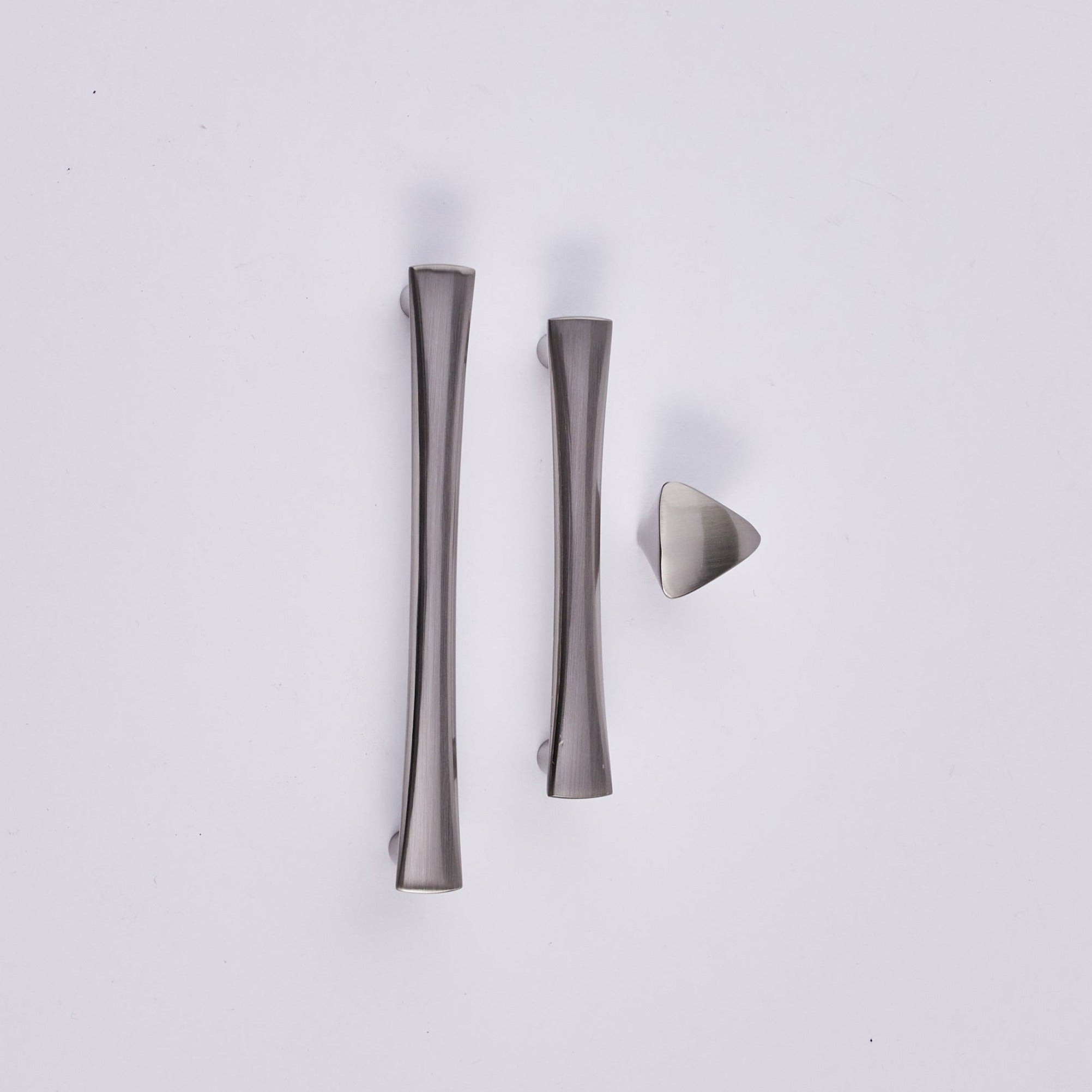 Curved Cabinet Handle – 8005
