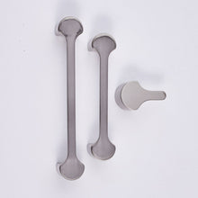 Load image into Gallery viewer, Cabinet Pull Handle 2898
