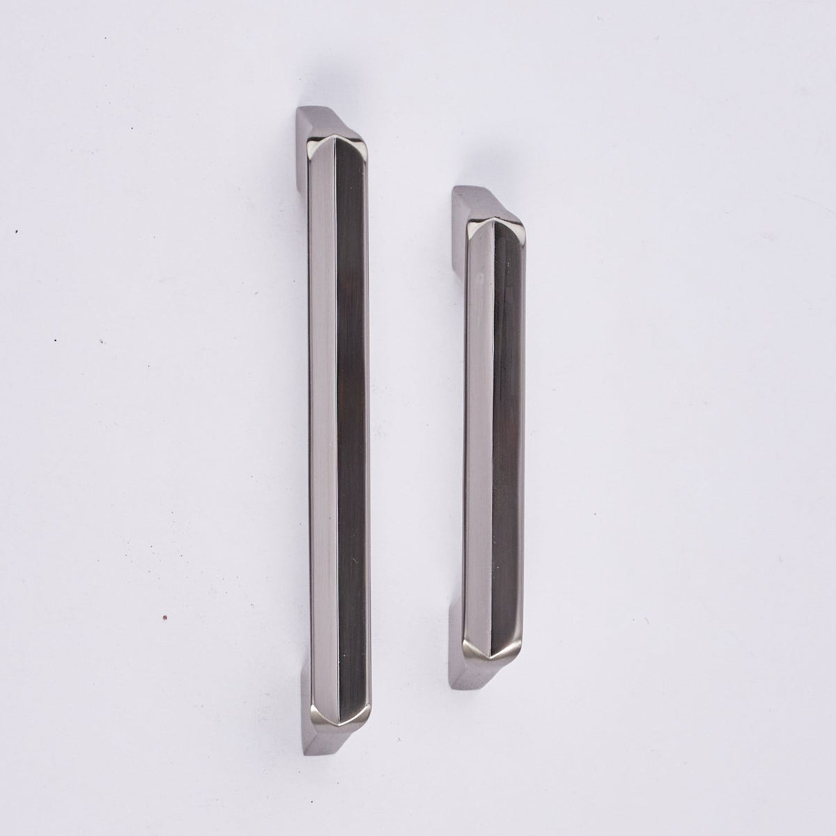 Tapered Cabinet Handle – 2738