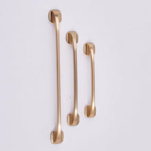 Load image into Gallery viewer, Cabinet Pull Handle Y1245
