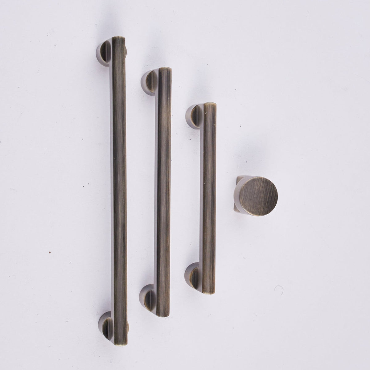 Classic Bar Cabinet Handle – 8022