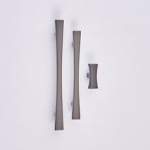 Load image into Gallery viewer, Cabinet Pull Handle 8140
