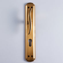 Load image into Gallery viewer, Hazal 1/2 Cylinder Door Handle
