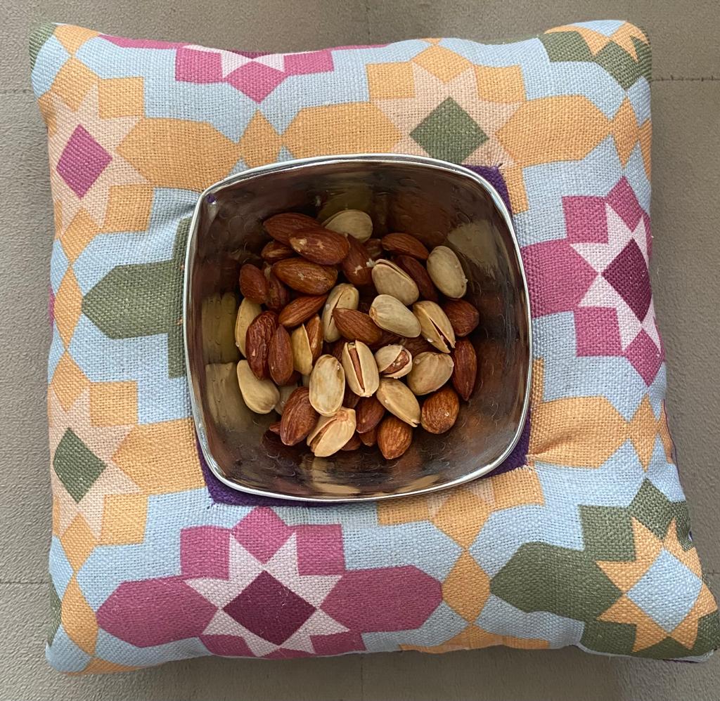 Cushion Tray with Nut Bowl